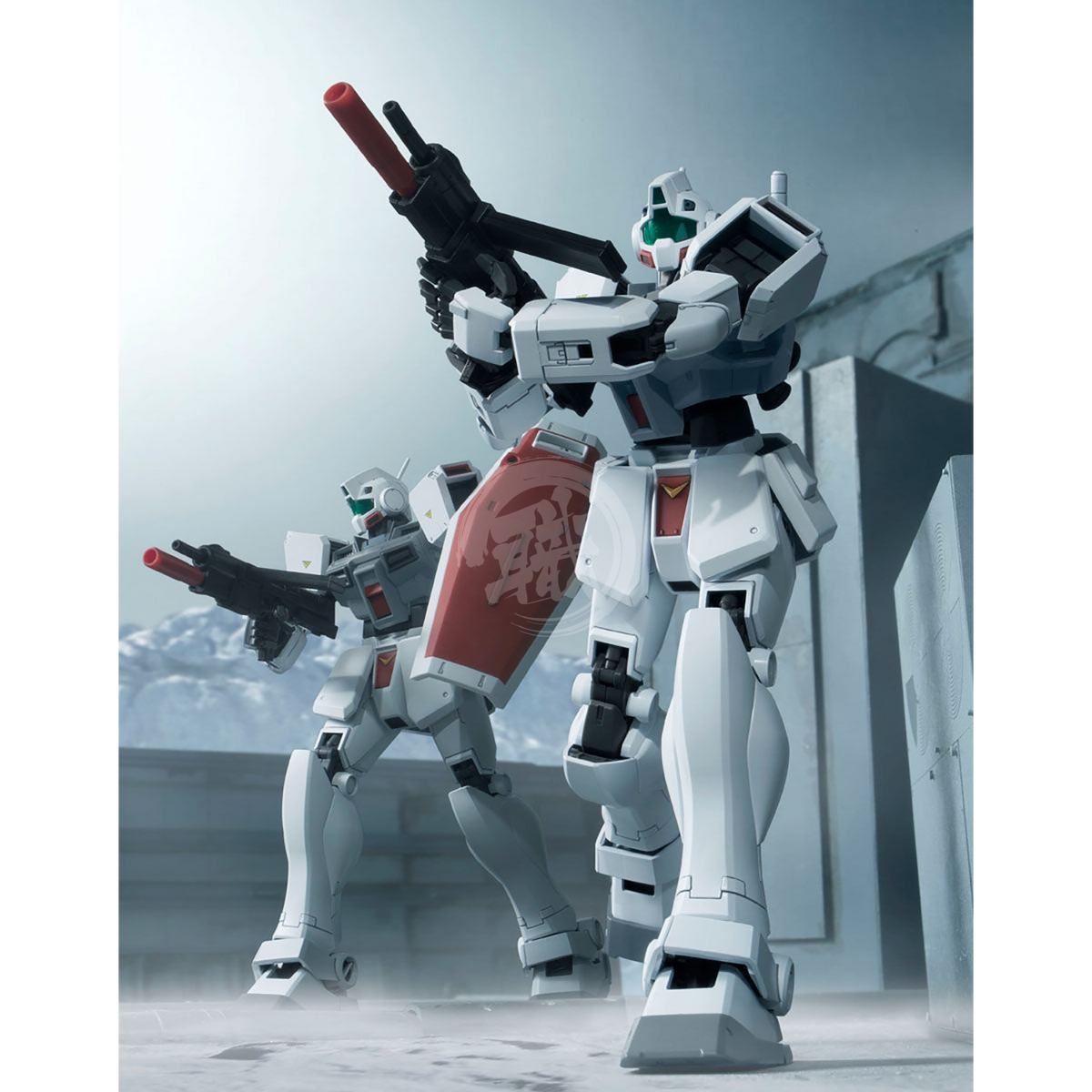 Bandai MG GM Cold Districts Type model kit, detailed plastic model of the classic Gundam mobile suit, assembled and painted for display.