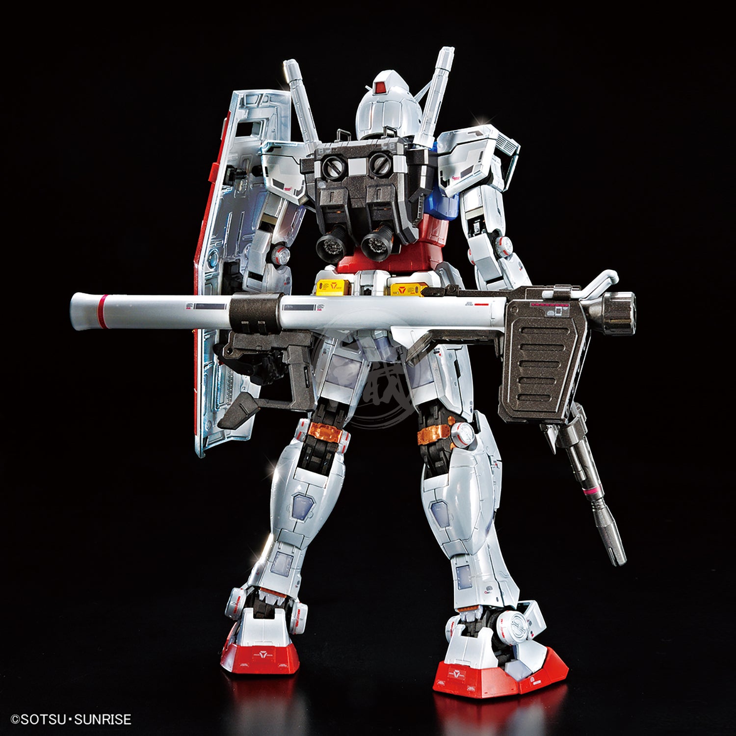 Bandai - MG RX-78-2 Gundam [Titanium Finish Ver.] - ShokuninGunpla