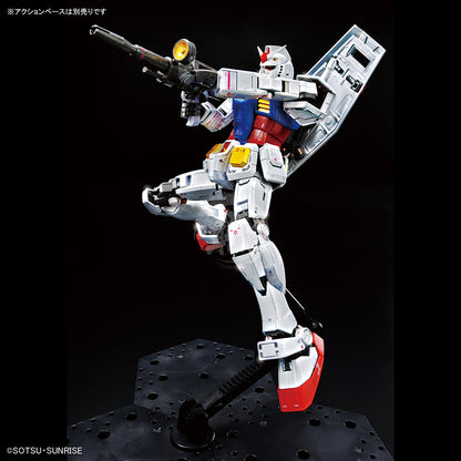 Bandai - MG RX-78-2 Gundam [Titanium Finish Ver.] - ShokuninGunpla