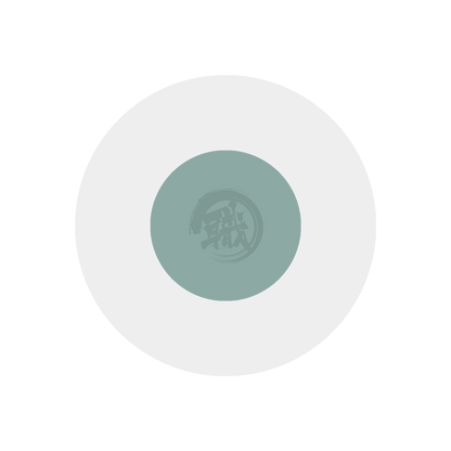 Light grey GSI Creos paint swatch showing color C324, a soft neutral shade suitable for various painting projects.
