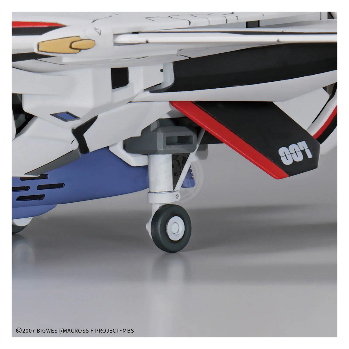 Bandai HG VF-25F Messiah Valkyrie Alto Custom model kit displayed on a white background with detailed parts and assembly.