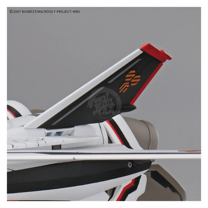 Bandai HG VF-25F Messiah Valkyrie Alto Custom model kit assembled with detailed paint and intricate joint parts.