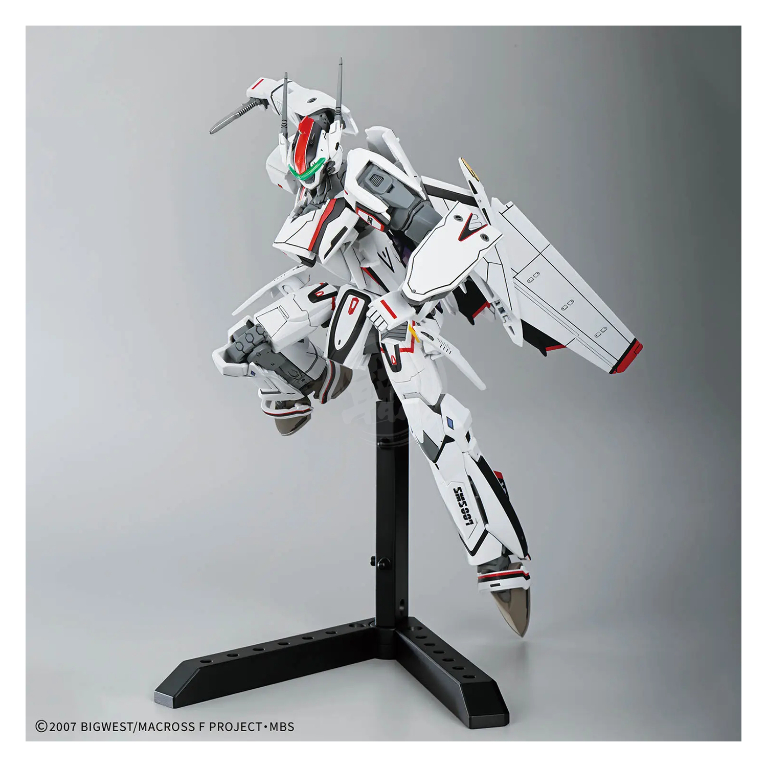 Bandai HG VF-25F Messiah Valkyrie Alto Custom model kit assembled figure with detailed armor and vibrant colors.