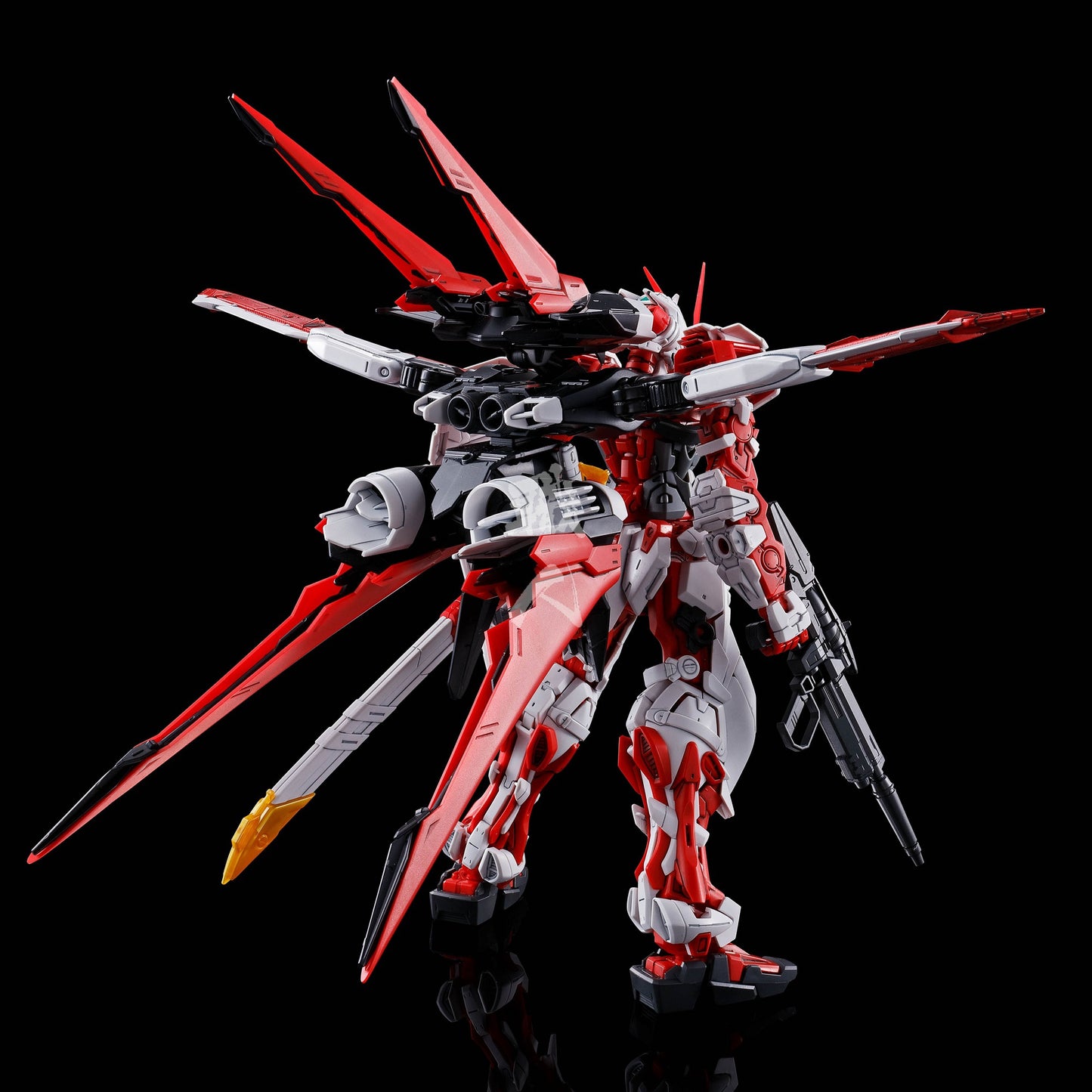 Bandai - MG Gundam Astray Red Frame Flight Unit - ShokuninGunpla